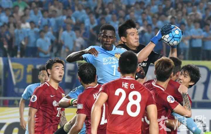 关于苏宁将主场迎战上港，双方角逐联赛积分的信息