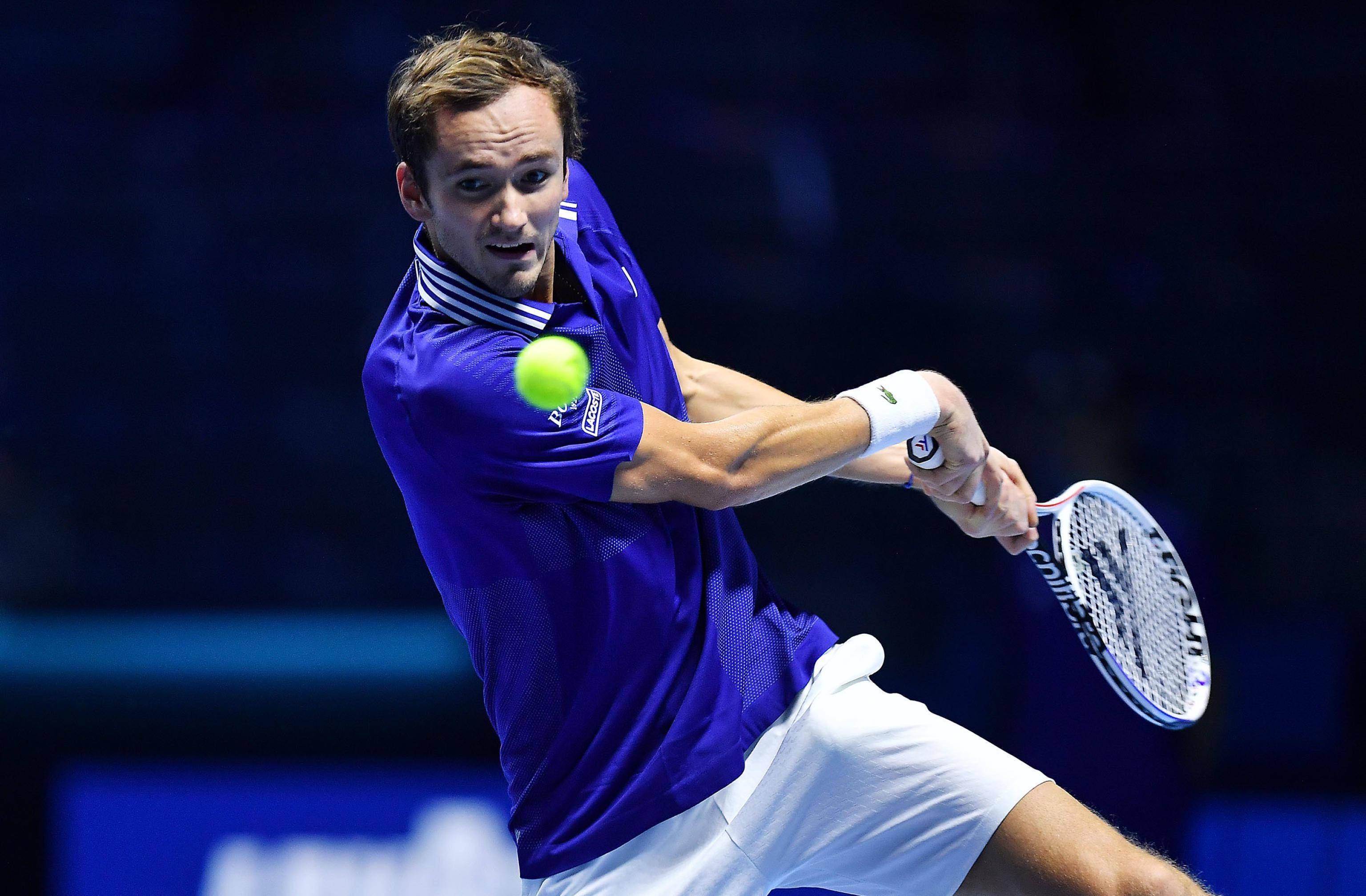 包含德国网球队险胜日本网球队，梅德韦杰夫爆发神勇的词条