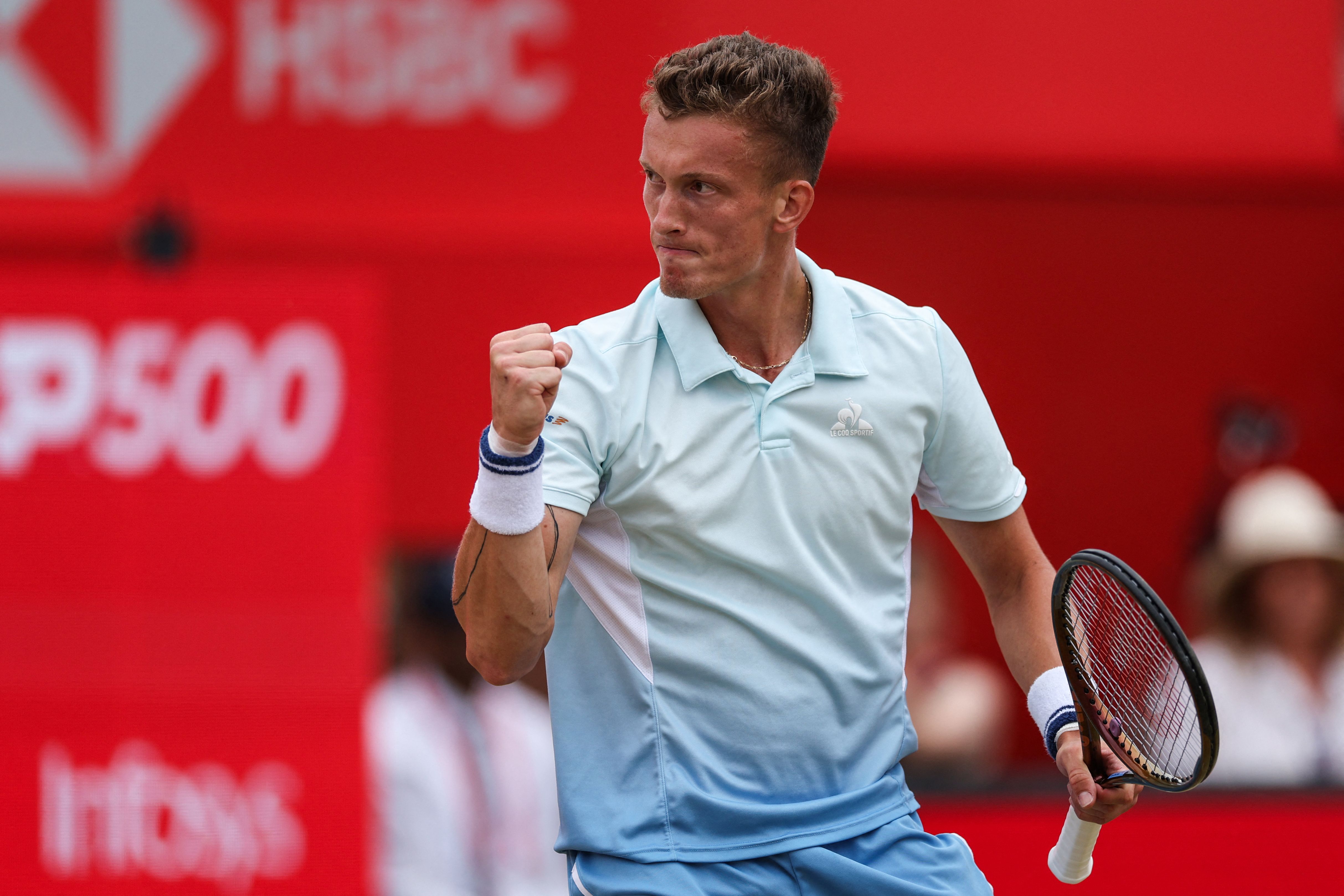 包含德国网球队翻盘意大利网球队，阿尔卡拉斯打破历史纪录的词条