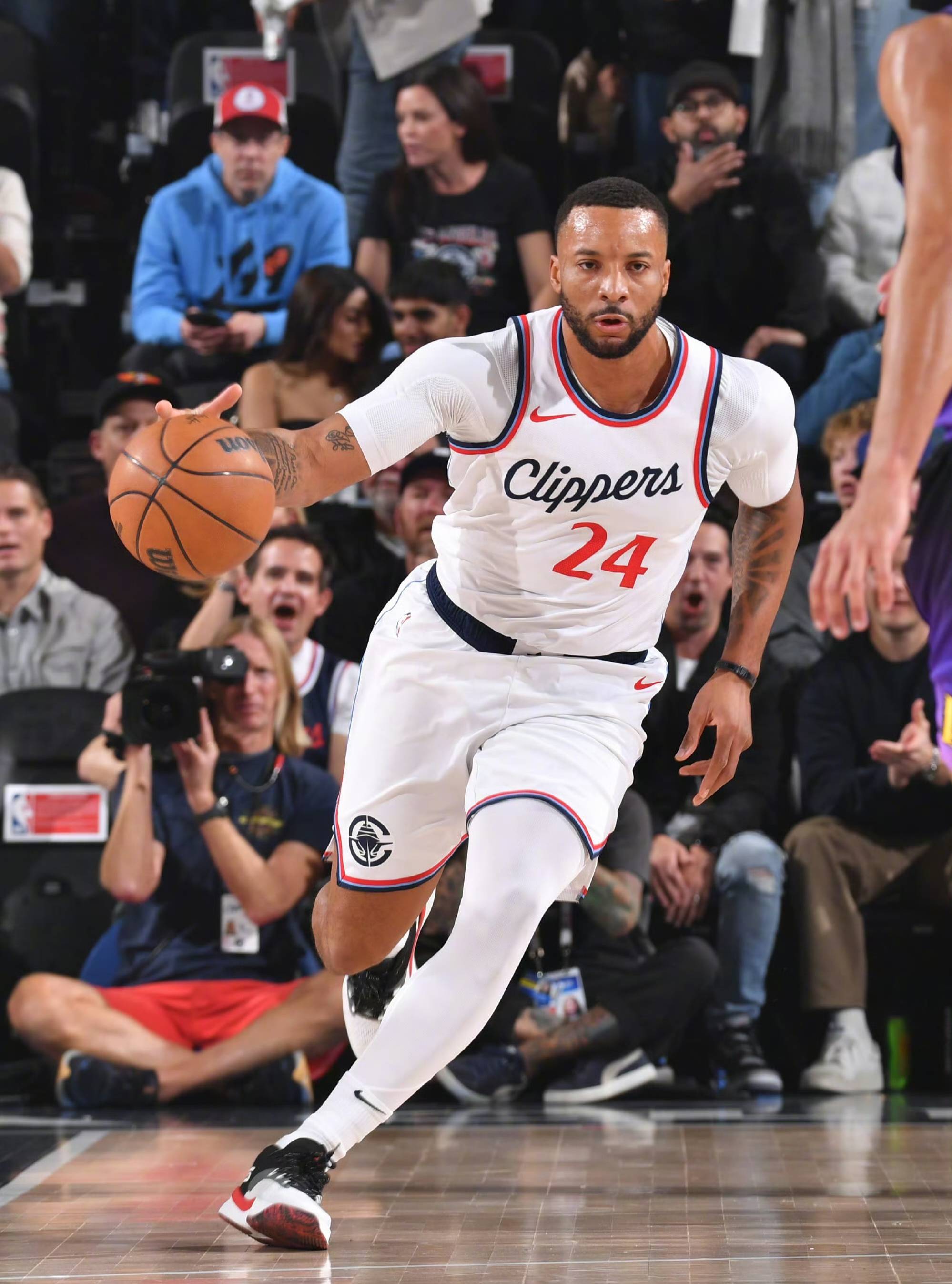 快船客场大胜国王取得两连胜