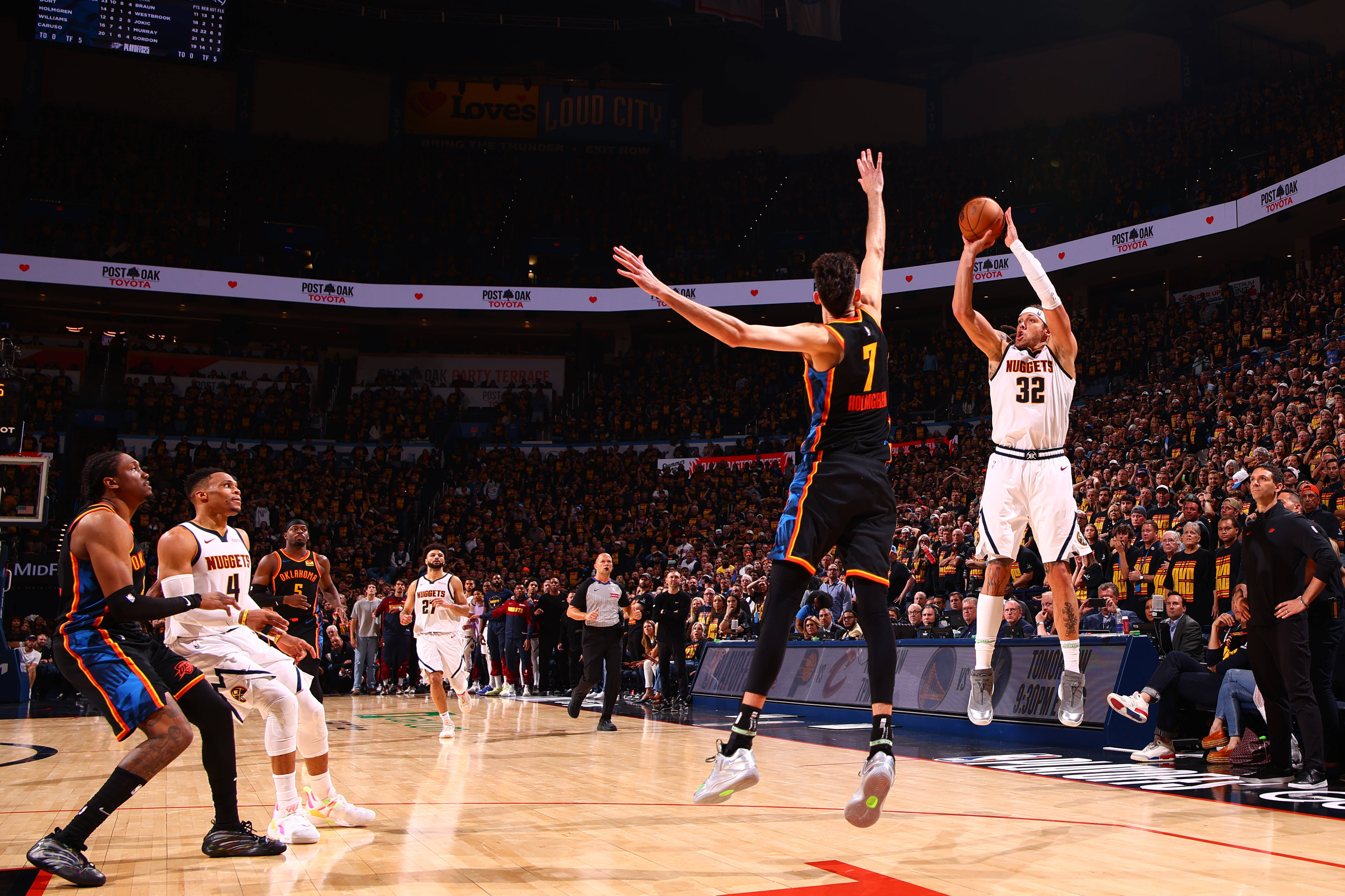 掘金胜过雷霆，向前推进