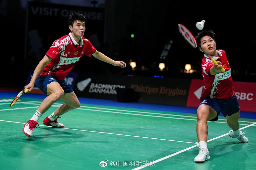 开云官网-包含韩国队鏖战泰国队，黄鸭组合点燃赛场的词条