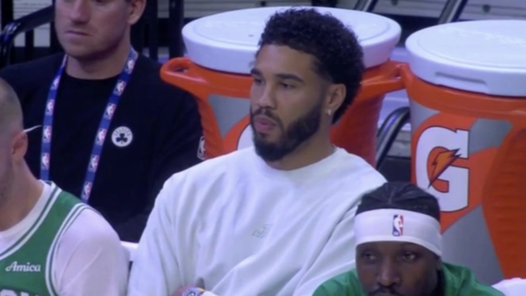 福建队完胜灰熊，塔图姆点燃赛场