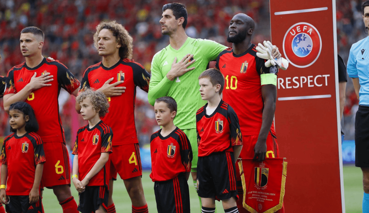 葡萄牙翻盘曼联,库尔图瓦惊艳四座的简单介绍 葡萄牙翻盘曼联,库尔图瓦惊艳四座的简单介绍