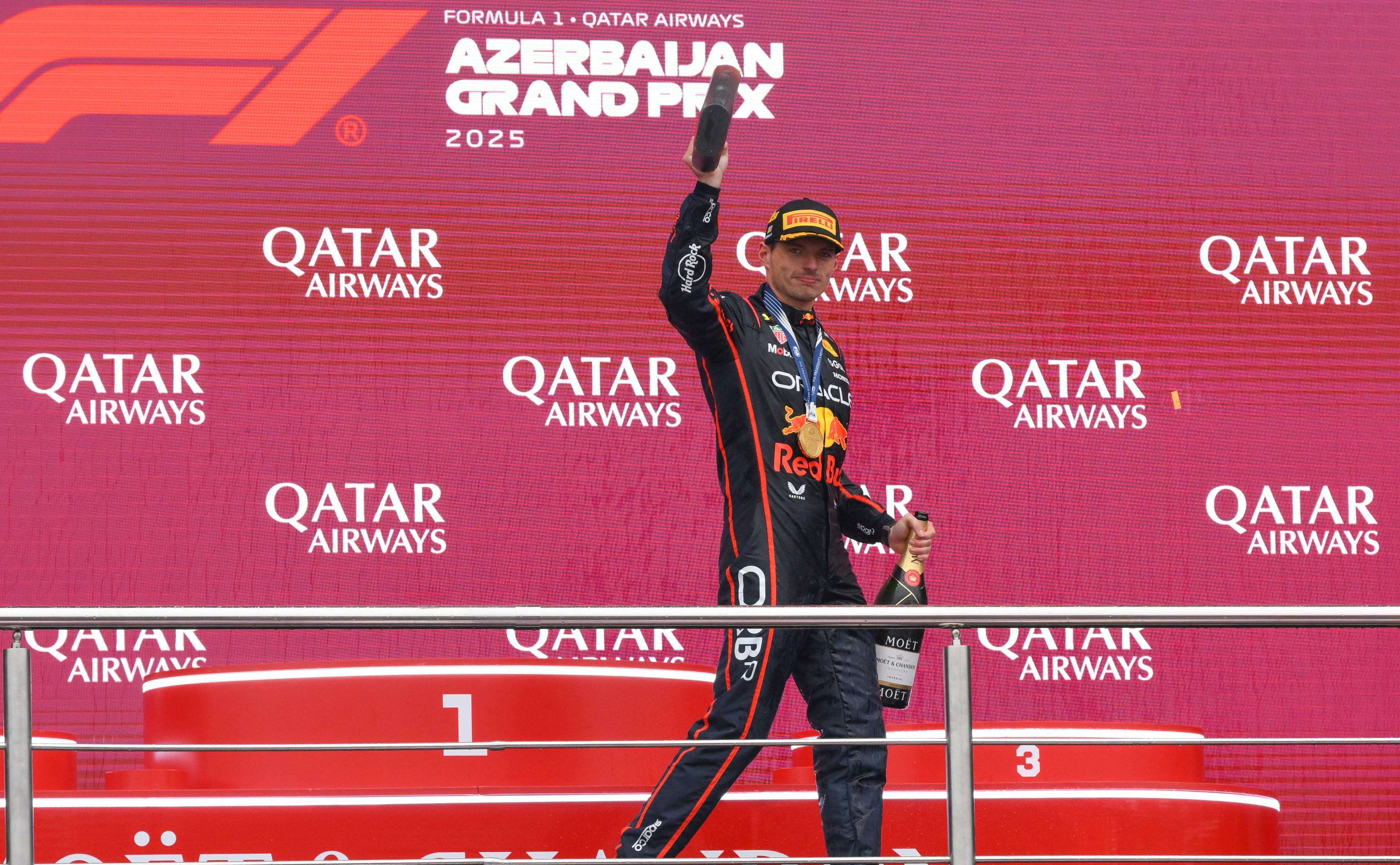 红牛二队横扫迈凯伦，维斯塔潘统治全场的简单介绍