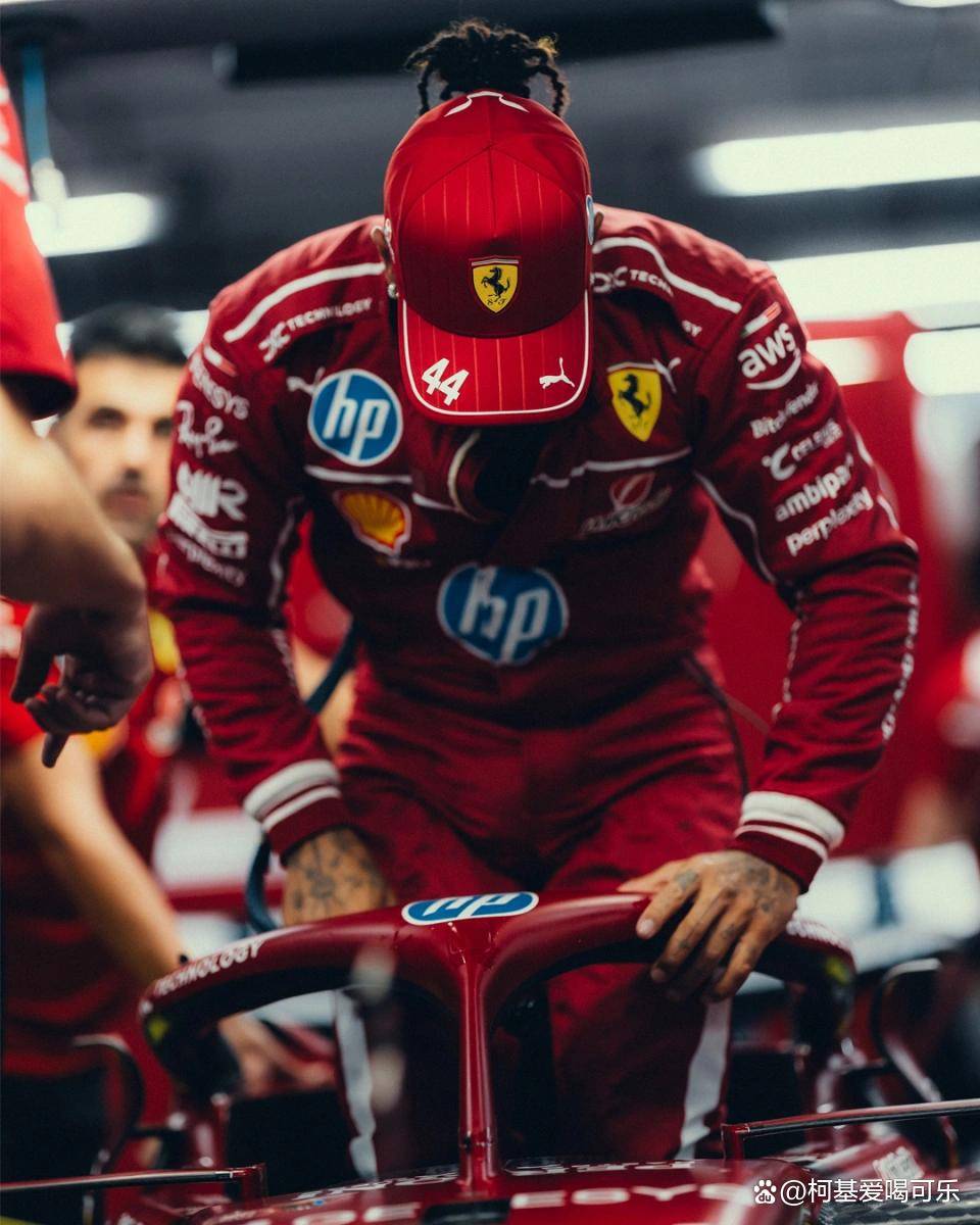 梅赛德斯轻取法拉利，汉密尔顿扛起全队