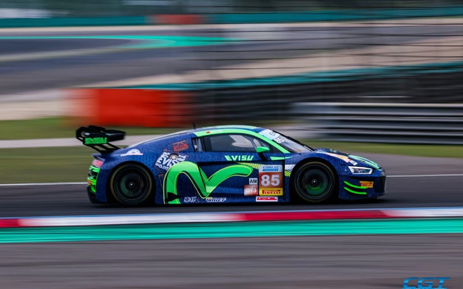 红牛车队横扫阿斯顿马丁,拉塞尔高光表现 红牛车队横扫阿斯顿马丁,拉塞尔高光表现