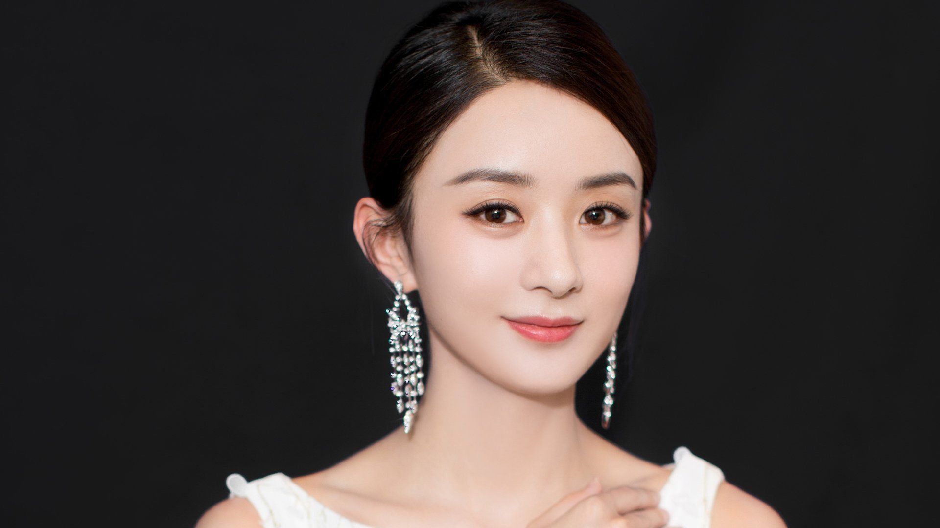 当哥伦比亚奇迹划过亚特兰大的夜空，一粒压哨球如何撼动篮球版图