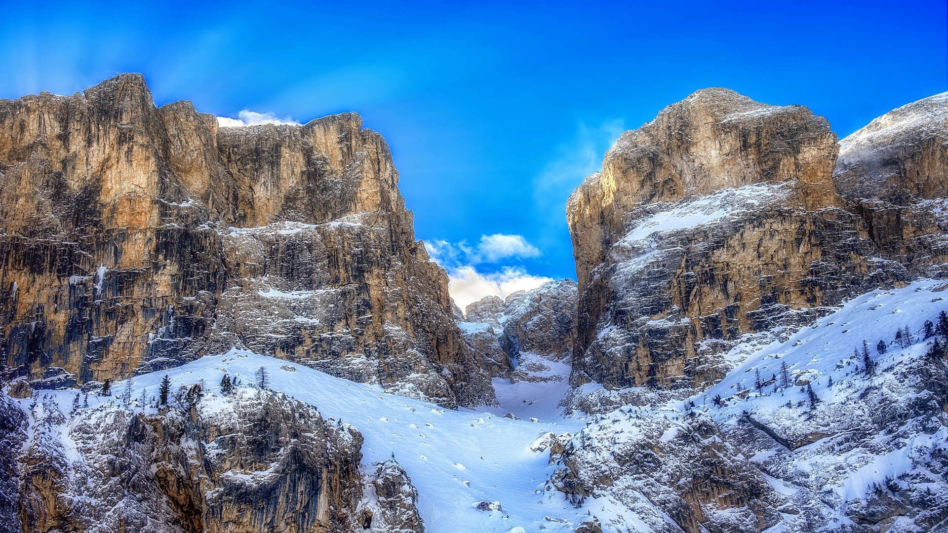绿茵双面镜，劳塔罗的完美风暴与北欧童话的非洲血战